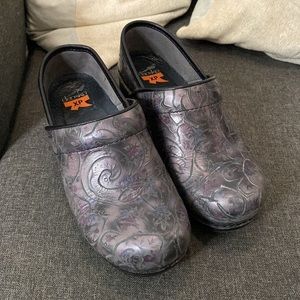 Dansko XP‎ Clogs